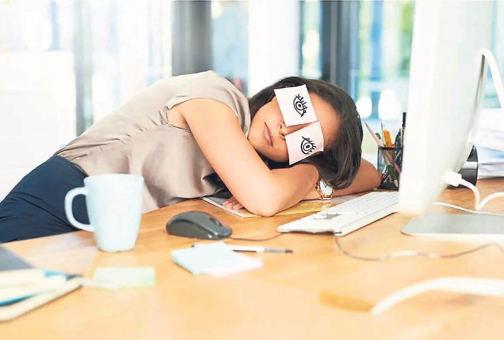 Ekrana bakmaktan sürekli yorgunuz