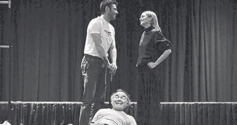 ‘Hücreler’ sahnede