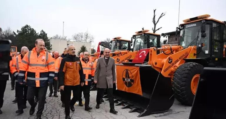 Kara yollarında kar ve buzla mücadele için hazırlıklar tamamlandı