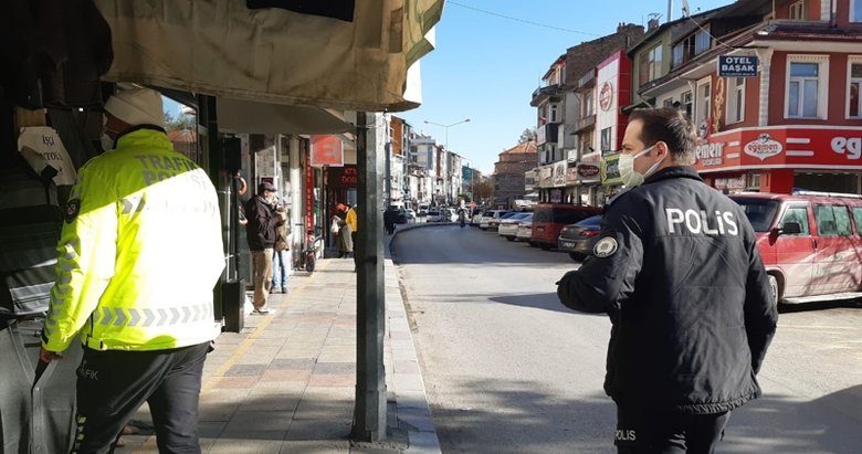 Afyonkarahisar’da cadde ve sokaklarda koronavirüs denetimi