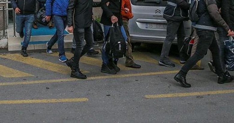 İzmir merkezli FETÖ operasyonunda 62 tutuklama