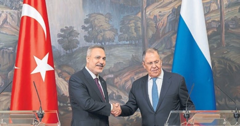 ‘Hürmüz açık tutulmalı’