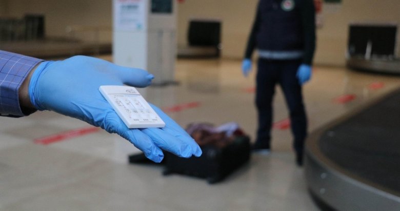 Denizli Çardak Havalimanı’nda 1 kilo 584 gram sentetik uyuşturucu ele geçirildi