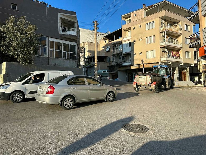 Yolcu minibüsüyle çarpışan moto kurye hayatını kaybetti