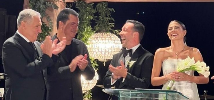 Çiçeği burnunda gelin Demet Özdemir: Yapılan yorumlar beni üzüyor!