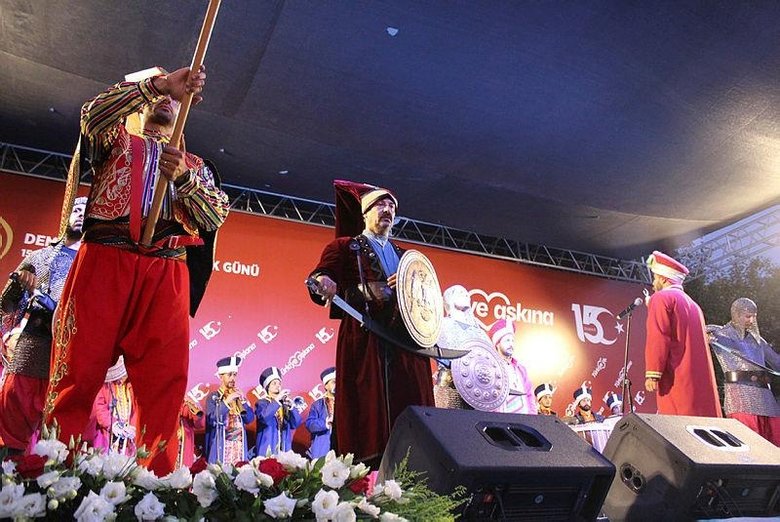 İzmir’de 15 Temmuz anması! Binlerce kişi Konak’ta toplandı