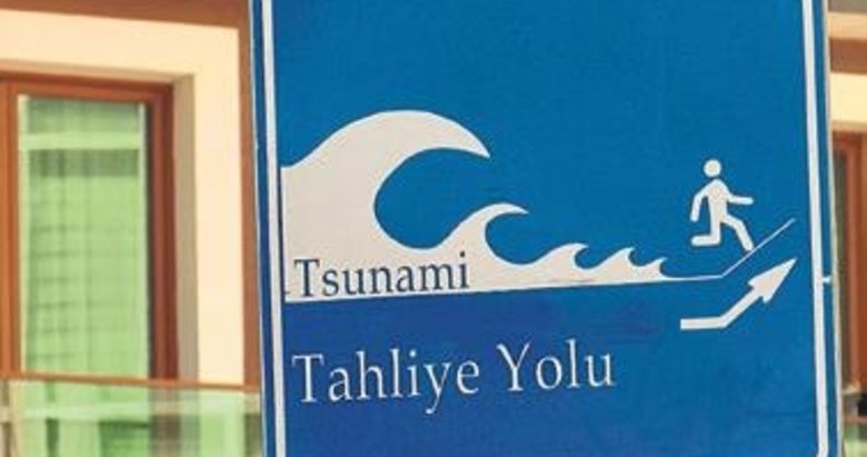 Sahillere ‘tsunamiden kaçıs’ tabelaları konuldu
