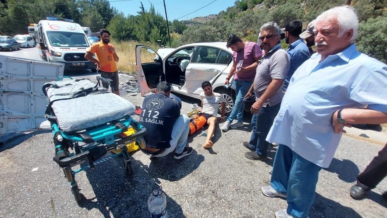 Bodrum’da iki araç kafa kafaya çarpıştı: 1 ölü, 3 yaralı