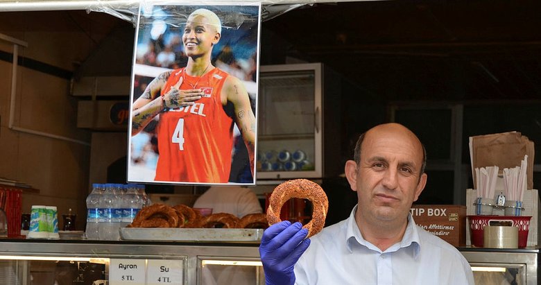 Kütahya’daki fırında Melissa’ya nazar değmesin diye simit dağıtıldı