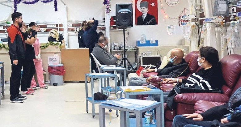 Sağlık çalışanlarından moral konseri