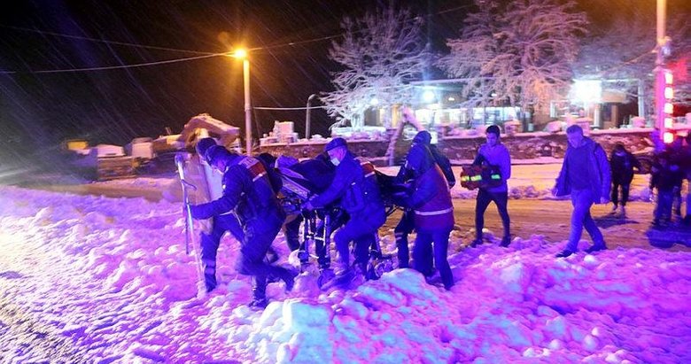 Muğla’da kar yağışı! Hasta kadın yolda kaldı, ekipler seferber oldu