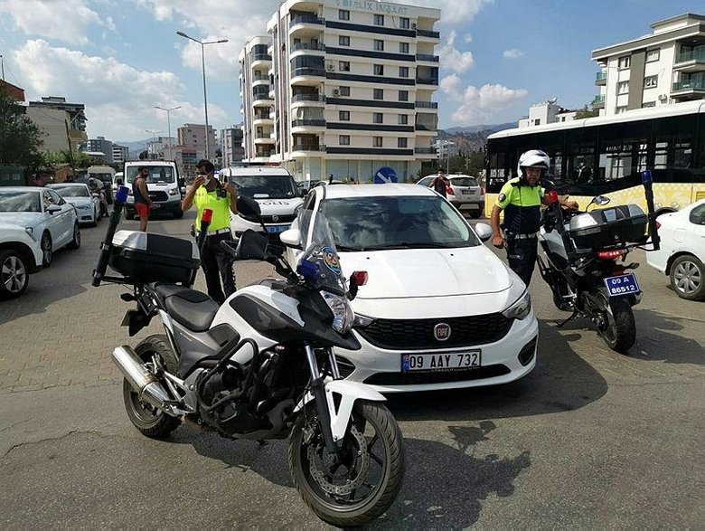 Firariyi kaçtığı kiralık otomobildeki GPS yakalattı! Film sahnelerini aratmayan kovalamaca