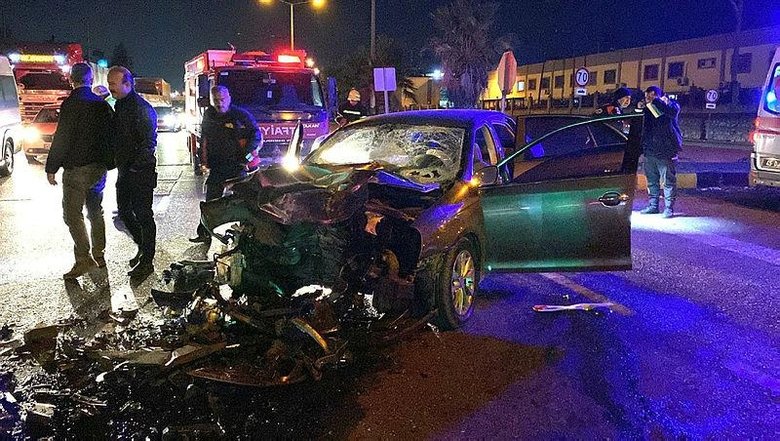 Manisa’da başpehlivan ile 2 kişinin yaralandığı kaza kamerada