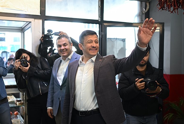 Cumhur İttifakı İzmir adayı Hamza Dağ’dan Özgür Özel’in sözlerine yanıt: Seçim yaklaştıkça sevgisi, muhabbeti, paniği artacak