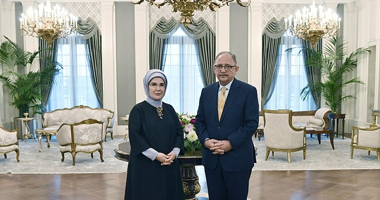 Emine Erdoğan, Sıfır Atık Projesine verilen ödülü aldı