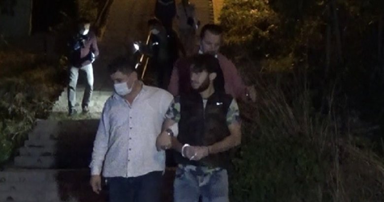 Izmir De Kan Donduran Olay Kuzenini Bicaklayip Tufekle Vurarak Yaraladi Eve Gidip Dus Aldi