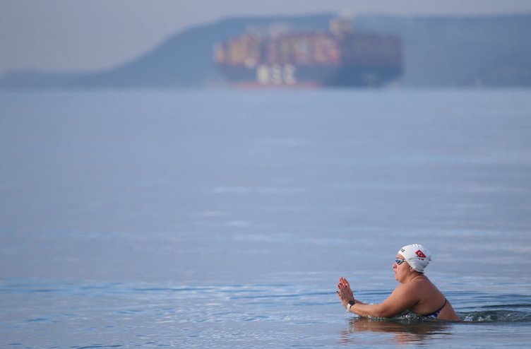 Manş Denizi’nde kulaç atacak olan Çanakkaleli kadın yüzücü tarihe geçecek