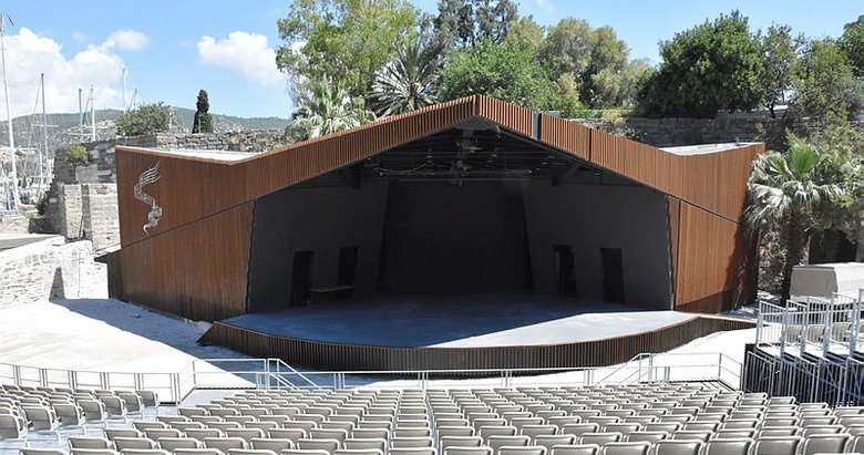 bodrum acik hava sahnesi 10 hazairan da