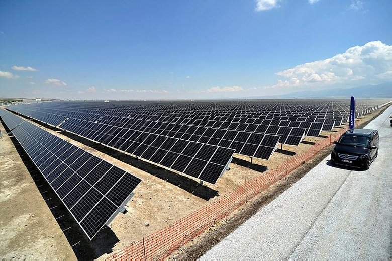 Avrupa’nın en büyük güneş enerjisi santrali! Kalyon Karapınar Güneş Enerjisi Santrali’nin yüzde 90’ı tamamlandı