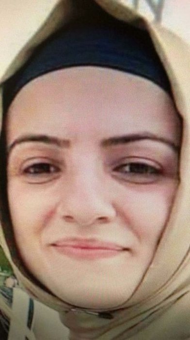 İzmir’de karısının boğazını bıçaklayarak öldürdü! Katil kocadan tüyler ürperten hareket: Fotoğraflarını çekmiş!