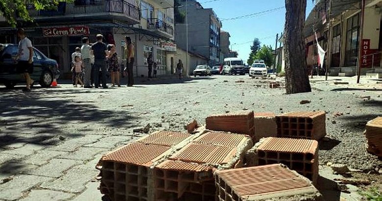 Denizli depremi Kula'da şiddetli hissedildi - Denizli ...