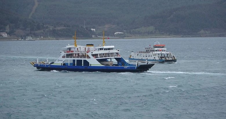 Gelibolu-Lapseki feribot seferleri fırtına nedeniyle yapılamıyor