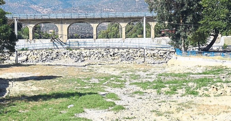 Yağmurlar kuruyan Gediz’e can verdi