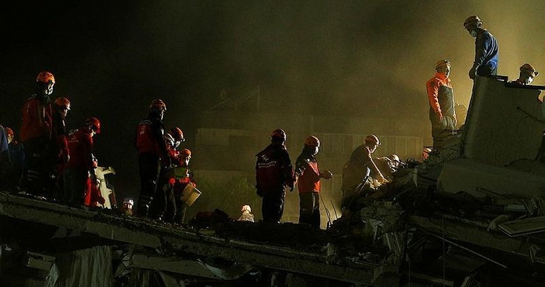 İzmir depreminde hayatını kaybedenlerin sayısı yükseliyor