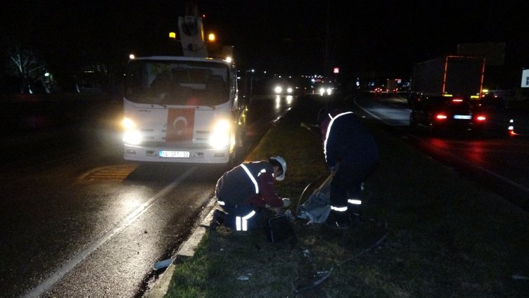 Balıkesir-İzmir çevreyolunda feci kaza! Faciadan dönüldü