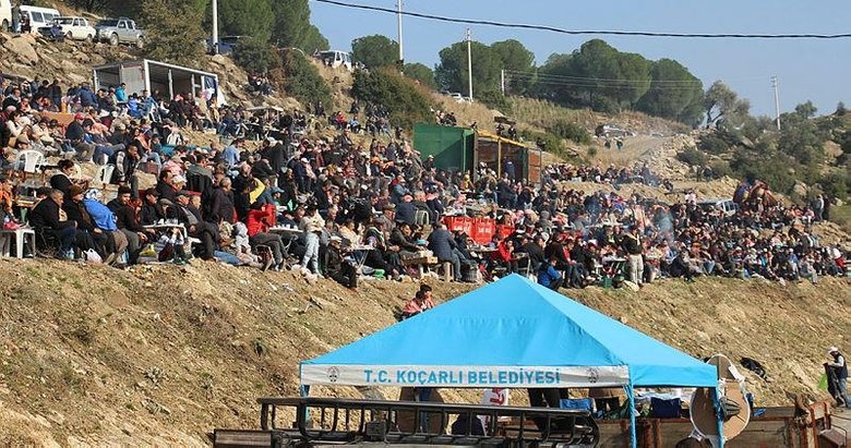Koçarlı’da büyük coşku! Binlerce kişi böyle izledi