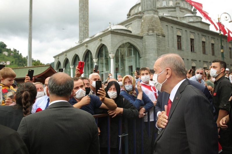 Başkan Erdoğan’a Rize Güneysu’da sevgi seli