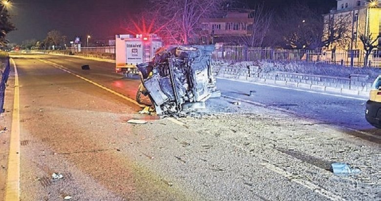 Eğlence dönüşü aşırı hızın kurbanı oldu
