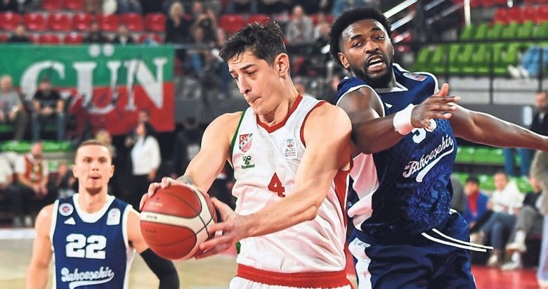 Karşıyaka potada salladı yıkamadı