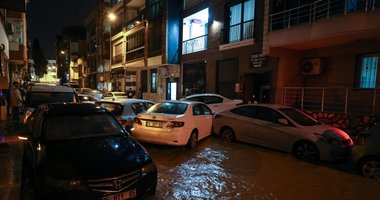 İzmir'de sel önüne kattığını götürdü! Vatandaşlardan altyapı isyanı