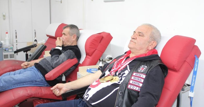 Ege’de yaşayan kan bağışı rekortmeni 462’nci bağışını yaptı