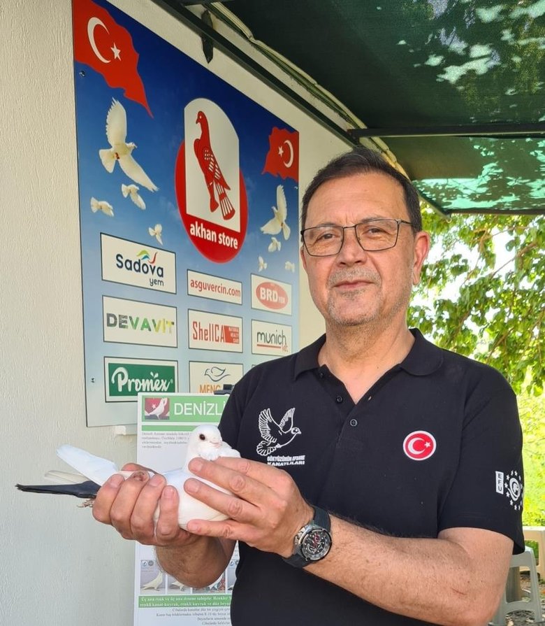 Azman güvercinler Denizli’de güzellikleriyle yarıştı
