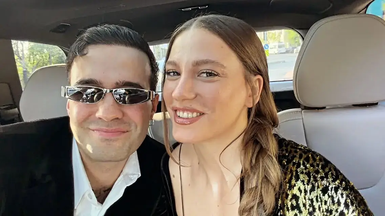 aska-geldiler-serenay-sarikaya-ve-mert-demirden-olay-dans-sovu-1778229432843.png