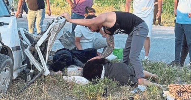 Otomobil ile traktör çarpıstı: 4 yaralı