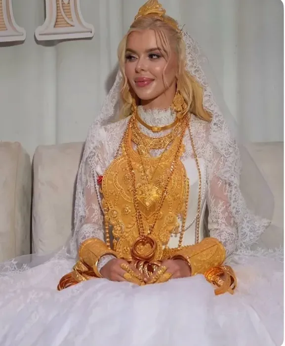vanli-kara-haydar-gozaltina-alininca-esi-cagla-oz-ilk-is-bakin-ne-yapti-altinlari-boy-boy-gostermisti-1788862092697.png