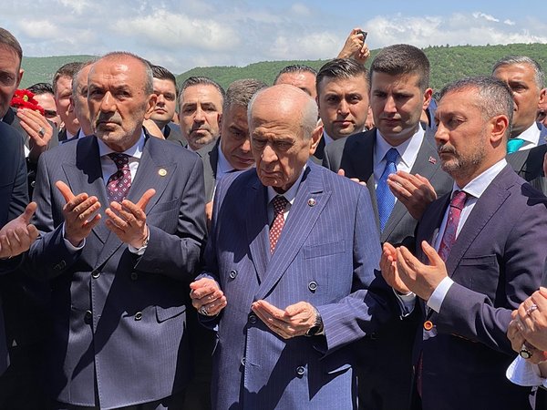 mhp-lideri-bahceli-her-seyin-bir-vakti-var-1748350246520.jpg