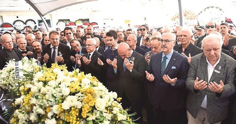 İzmir, Kemal Zorlu’yu uğurladı