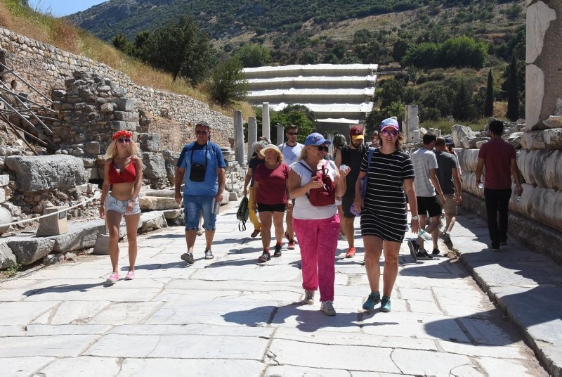 İzmir’de Efes Antik Kenti’ne turist akını