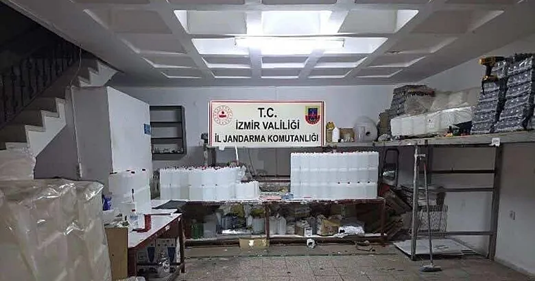 İzmir’de kaçak alkol ve tütün operasyonu: 14 şüpheli yakalandı!