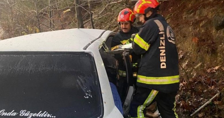 Kontrolden çıkan otomobil ağaca çarparak durabildi