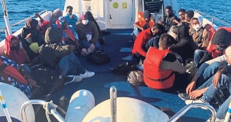 Ayvacık açıklarında 52 göçmen kurtarıldı