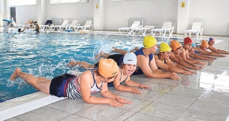 Vatandaşlara ücretsiz havuz ve fitness salonu