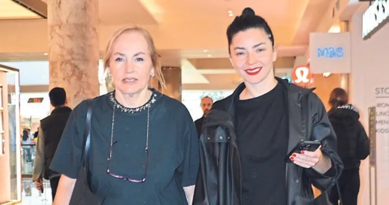 Annesiyle alışverişte