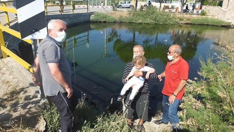 Burhaniye’de çevre felaketi! Kötü koku yazlıkçıların kabusu haline geldi