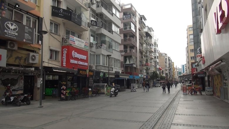 Vaka sayılarının arttığı İzmir’de halk kısıtlamaya uydu