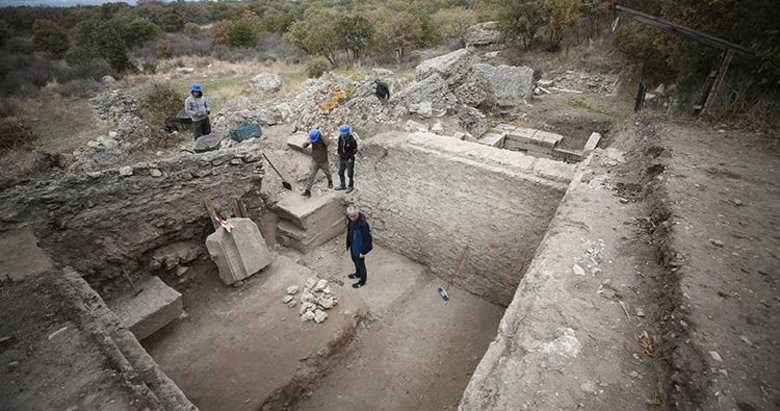 Alexandria Troas’ta bulunan çarşı yapısı kazılıyor